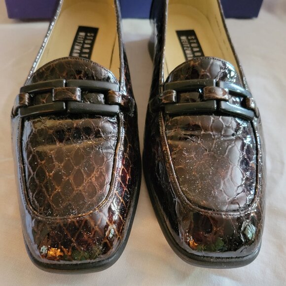 STUART WEITZMAN Women's Hornsby Patent Leather Flats Size 8.5 M Color = Cola - Picture 4 of 7